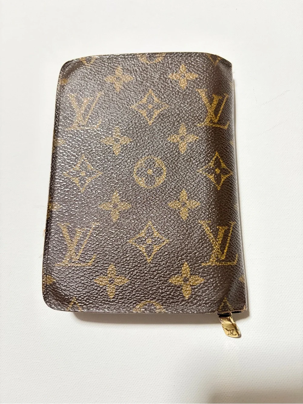 Louis Vuitton used callouts